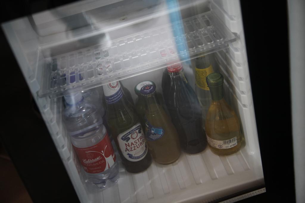 阿尔博尔格罗塞拉酒店 卡斯蒂里昂纳·德拉佩 外观 照片